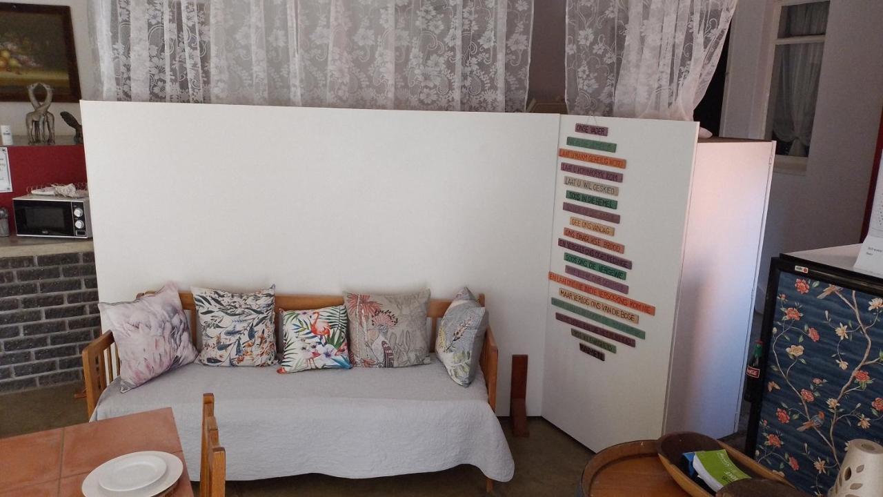 Larochelle Guesthouse Keetmanshoop Εξωτερικό φωτογραφία