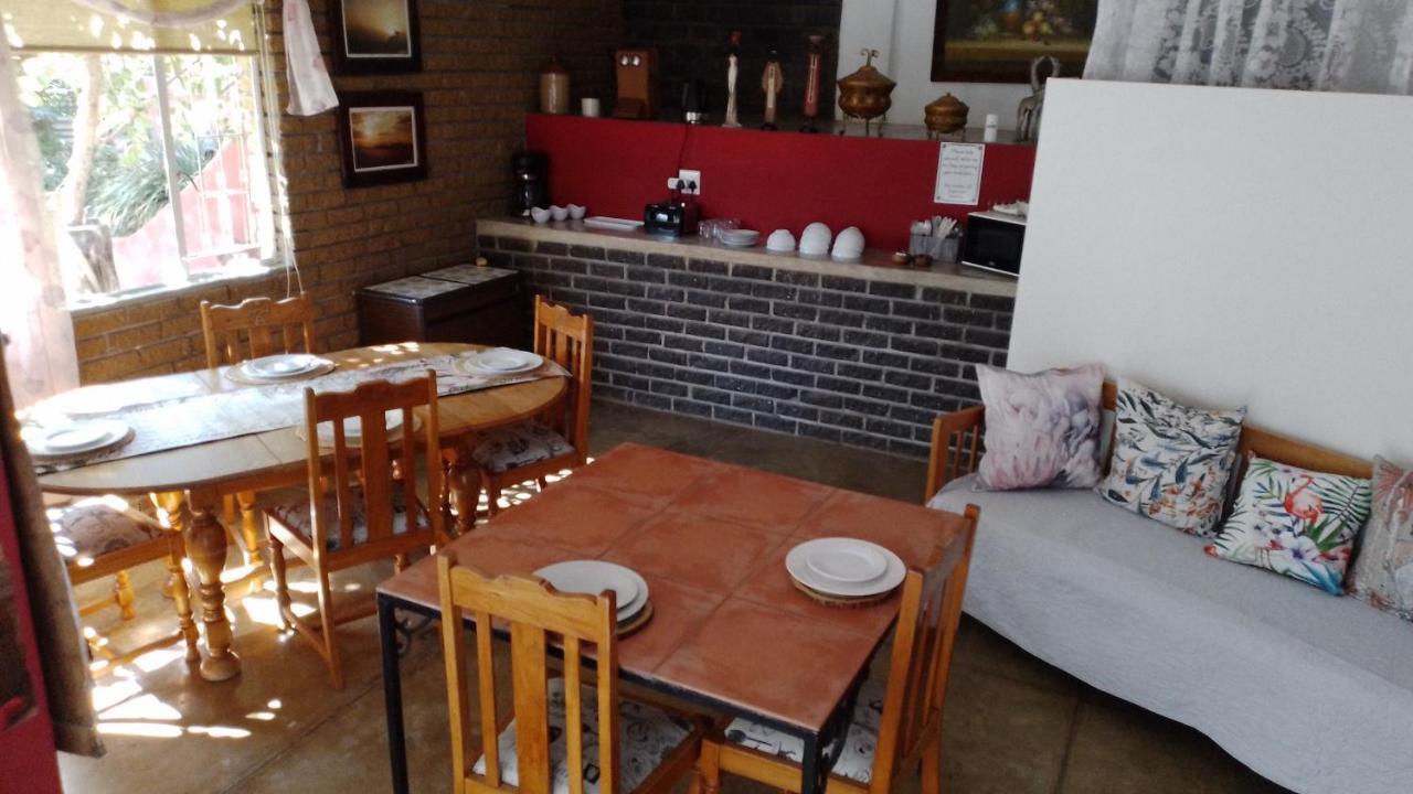 Larochelle Guesthouse Keetmanshoop Εξωτερικό φωτογραφία