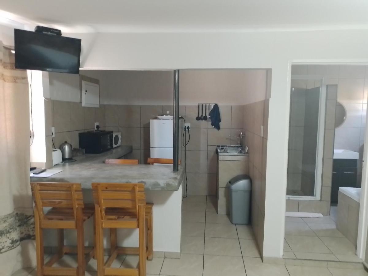 Larochelle Guesthouse Keetmanshoop Εξωτερικό φωτογραφία