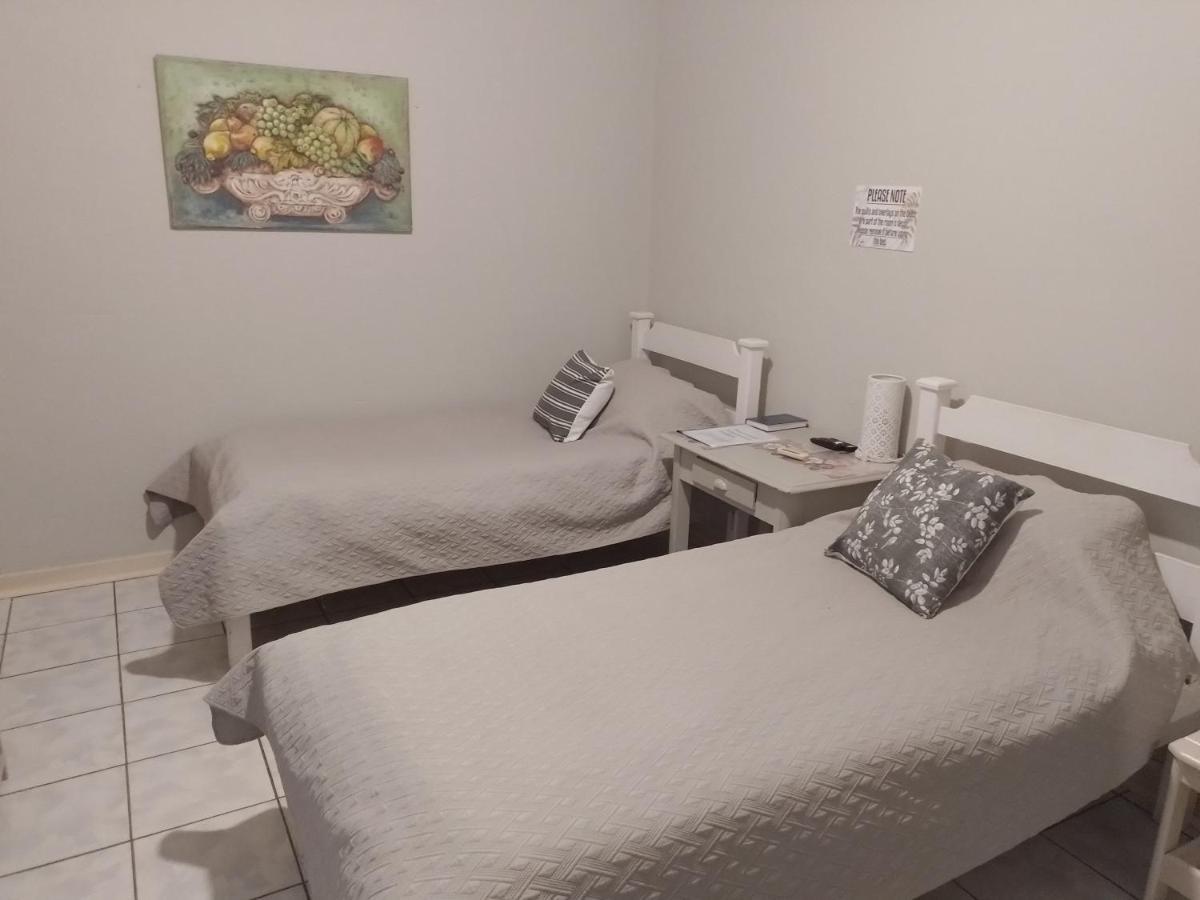 Larochelle Guesthouse Keetmanshoop Εξωτερικό φωτογραφία