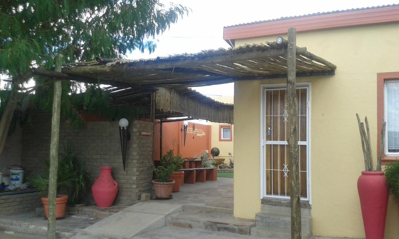 Larochelle Guesthouse Keetmanshoop Εξωτερικό φωτογραφία