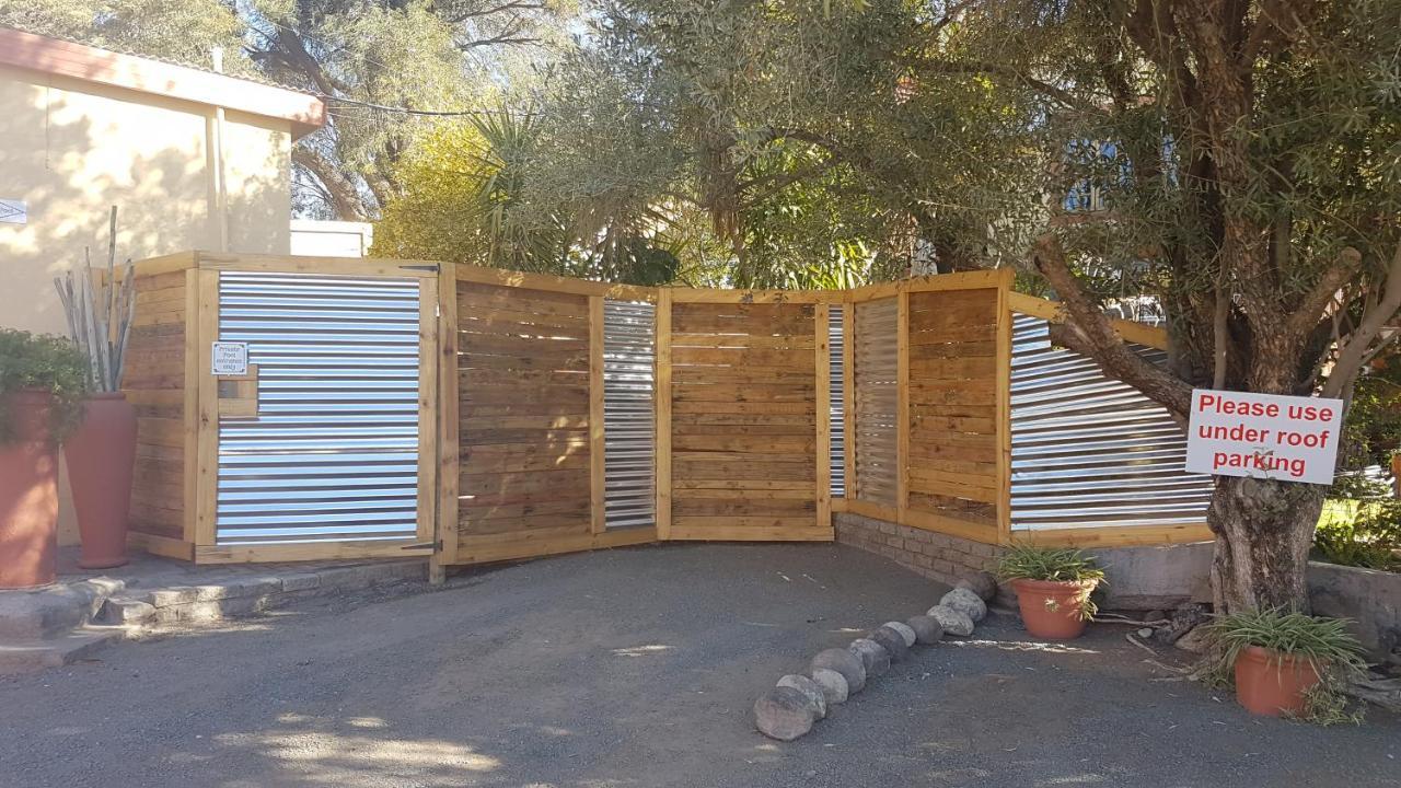 Larochelle Guesthouse Keetmanshoop Εξωτερικό φωτογραφία